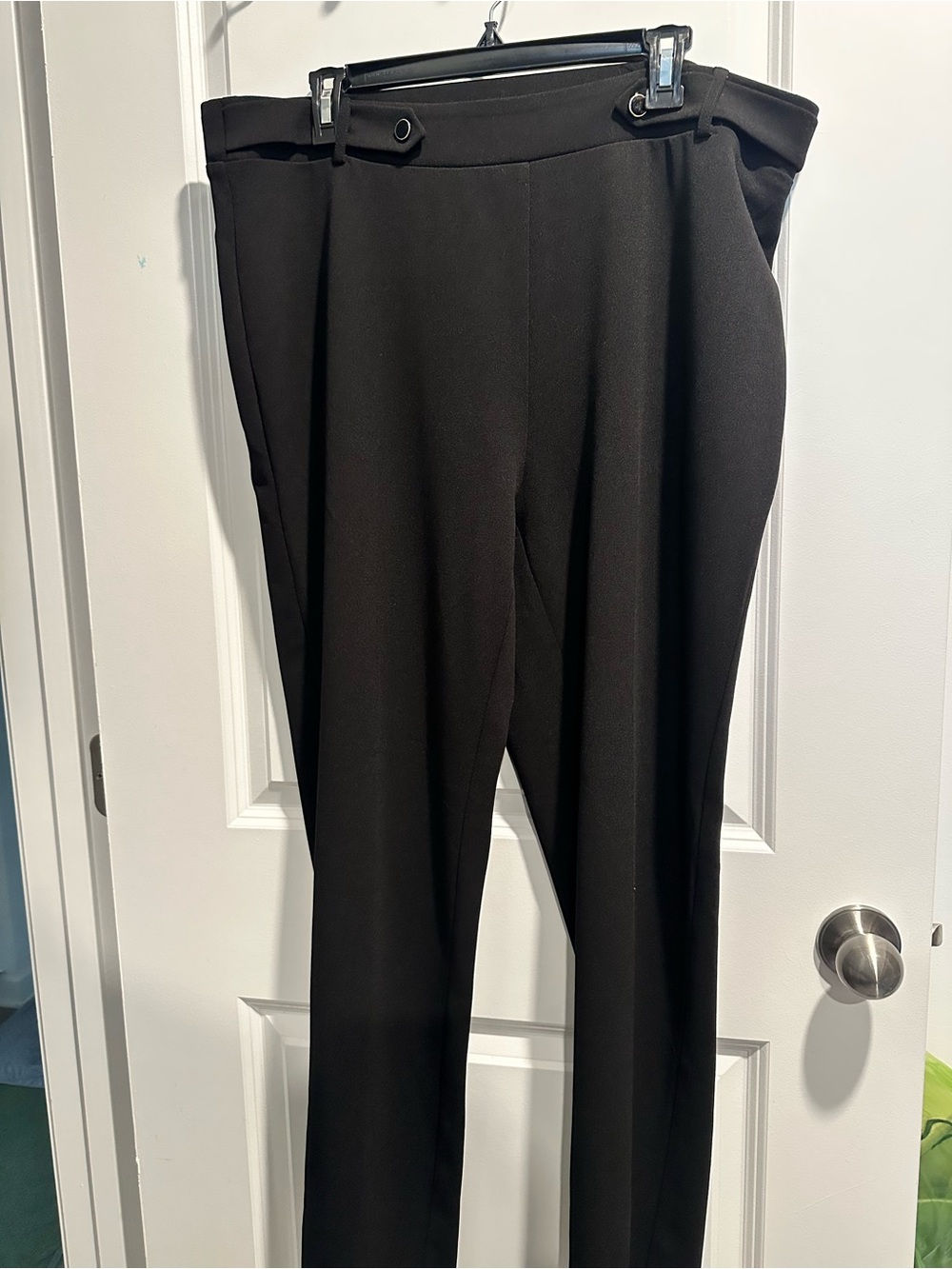 Classic Straight-Leg Women’s Pants in Black